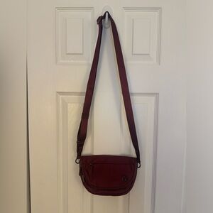 NWT Lululemon All Night Festival Crossbody 2L, berry